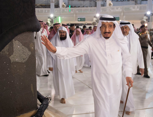 اللقب الرسمي لملك السعودية هو خادم الحرمين الشرفين 