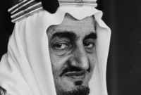 أطلق الأمير فيصل بن مساعد الرصاص على عمه الملك فيصل وهو يستقبل وزير النفط الكويتي عبدالمطلب الكاظمي في مكتبه بالديوان الملكي
