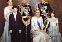  فرح ديبا إمبراطورة إيران السابقة برفقة أبنائها الـ4 
