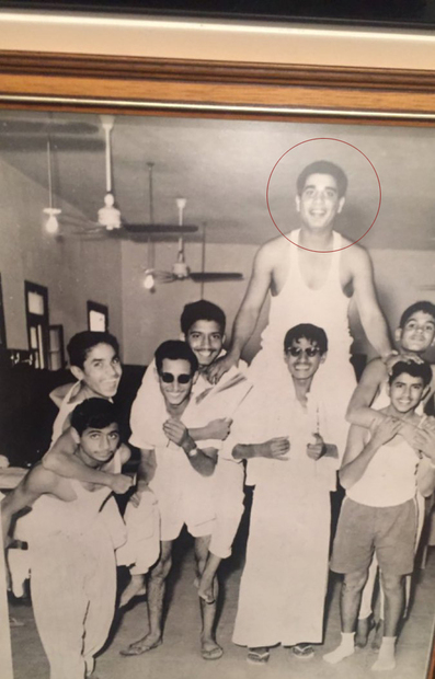 ولد ناصر الخرافي عام 1944 لرجل الأعمال الشهير محمد عبد المحسن الخرافي
