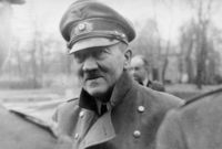 التحول الحقيقي لفكر هتلر بعد استسلام ألمانيا في الحرب وفرض غرامات عليها، واعتبر أن ذلك يمثل خيانة و “طعنة في الظهر" 
