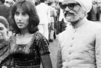 دخلت عالم السياسة للدفاع عن سمعة والدها الذي أعدم بعد انقلاب الجنرال ضياء الحق فأصبحت أصغر رئيسة وزراء في تاريخ باكستان
