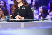 بدأت في المجال الإعلامي كمذيعة في تلفزيون البحرين عام 2004 ببرنامج (الحال مع لجين) ثم شاركت في تقديم برنامج (يا هلا) على قناة روتانا خليجية
