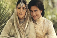 تزوج خان من الممثلة الشهيرة امريتا سينغ وكانت تكبره بـ12عامًا وأنجبا سارة وإبراهيم وانفصلا بعد أن استمر زواجهما 15 عامًا 
