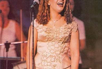 استثمرت ذكرى نجاحها الغنائي فأطلقت ثلاثة ألبومات أخرى هم "الأسامي"، و"يانا"، و"يوم عليك" الذي كان آخر ألبوماتها
