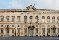 قصر كيرينالي .. مقر الحكم في إيطاليا وهو سادس أكبر قصر في العالم وأكبر مقر حكم في العالم 


