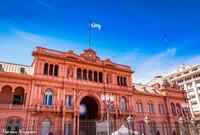 قصر كاسا روسادا .. وتعني البيت الوردي وهو مقر الحكم في الأرجنتين ويقع في العاصمة بوينس أيريس 
