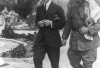 قال عنه ونستون تشرشل رئيس وزراء بريطانيا الأشهر بأنه جاسوس ليس له مثيل. وتوفي عام 1935 نتيجة سقوطه من على دراجته النارية
