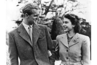التقى الثنائي لأول مرة في حفل زفاف الأميرة اليونانية مارينا، ابنة عم فيليب، إلى عم إليزابيث دوق كنت عام 1934