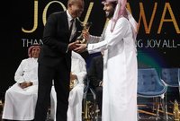حضر الفنان عمرو دياب أيضًا حفل توزيع الجوائز على صناع الترفيه في المملكة والذي تمت إقامته مؤخرًا بحضور عدد كبير من الشخصيات العالمية التي تم تكريمها خلال الحفل 
