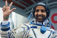 هزاع يغزو الفضاء .. شغل الوطن العربي في شهر سبتمبر قيام الإماراتي هزاع المنصوري برحلة فضائية إلى محطة الفضاء الدولية ليصبح أول رائد فضاء إماراتي وثالث رائد فضاء عربي 
