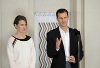 تزوج من السيدة أسماء الأسد عام 2000 وهي مواطنة بريطانية من أصل سوري وأنجب منها حافظ وزين وكريم
