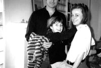 ستيف جوبز برفقة ابنته  ليزا من صديقته كريسان برينان