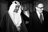 كان النفط سببًا رئيسيًا في زيادة نفوذ السعودية السياسي عربيًا وعالميًا حيث استطاعت التأثير على القرارات العالمية أبرزها كان في حرب أكتوبر 1973 كما شكلت لاعبًا رئيسيًا على صعيد الأحداث العالمية في الثمانينيات والتسعينيات

