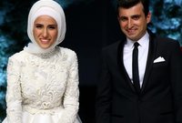 تزوجت عام 2016 من شخص يدعى سلجوق بيرقدار وهو مهندس تركي شهير يعمل في مجال تطوير الطائرات بدون طيار في تركيا  
