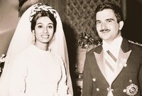 أما عن حياته الشخصية فهو متزوج من السيدة «ثروت الحسن» وهي بكستانية الأصل، كانت ابنة لشخصيات دبلوماسية باكستانية وتم الزواج عام 1968 
