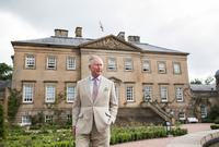 ويقبع الأمير تشارلز حاليًا في حجر صحي في اسكتلندا لمدة من الوقت حتى يتمكن من التعافي من كورونا
