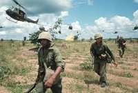 فقدت أمريكا  نحو 50000 من جنودها بعد حرب استمرت لسنوات تأثرت فيها فيتنام بشكل كبير اقتصاديا 