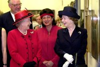  وعاصرت الملكة كذلك عدد من رؤساء الوزراء في بريطانيا أشهرهم مارجريت تاتشر المرأة الحديدية