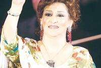 طلب الرئيس الأسبق جمال عبد الناصر، إضافة مقطع لها في أغنية «الوطن الأكبر»
