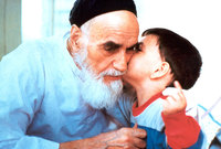 توفي الخميني عن عمر يناهز 87 عامًا، في 3 يونيو 1989م، ودفن في طهران
