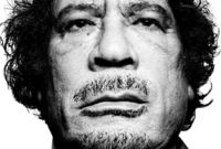قُتل القذافي من جانب مقاتلي جيش التحرير الوطني دون محاكمة بعد فترة حكم امتدت لأكثر من 40 عام