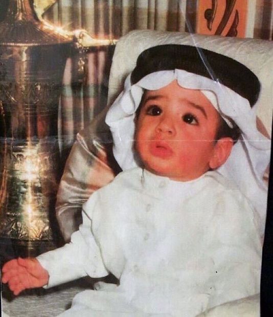 الأمير محمد بن سلمان بن عبد العزيز آل سعود، هو الابن السادس لخادم الحرمين الشريفين الملك سلمان من زوجته فهدة بنت فلاح آل حثلين العجمي وهو يبلغ 35 عامًا 
