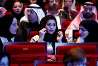 ففي أواخر 2017 أعلنت وزارة الثقافة السعودية أنها ستسمح مجددا بفتح دور للسينما، وبهذا القرار رفعت حظرًا مطبقًا منذ أكثر من 35 عاما على أماكن التسلية داخل المملكة
