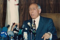 أصبح الرئيس الرابع للجزائر في يناير 1992 وأعلن عن حرب كبيرة ضد الفساد في الجزائر وإعلاء العدالة الاجتماعية في الدولة
