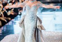 في 2018 شاركت نيكول سابا في عرض أزياء للمصمم المصري هاني البحيري وارتدت نيكول فيه الفستان الرئيسي في العرض والذي كان مرصعًا بالألماس وبلغت تكلفته 200 مليون جنيه 
