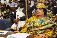 وفي المقابل نصب القذافي نفسه ملكًا لملوك أفريقيا وصنع زيًا خاصًا بهذا اللقب
