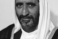 الشيخ راشد بن سعيد الثاني آل مكتوم .. حكم دبي لمدة تقارب الـ 32 عامًا حيث حكمها بين أعوام 1958-1990 .. وقد وُلد عام 1912 وتوفي عام 1990
