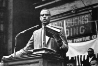 وفي عام 1964 أسس منظمة الوحدة الإفريقية الأمريكية، التي دافعت عن هوية السود وأكدت أن العنصرية، وليس البيض، هي المصيبة الأعظم التي تواجه الأمريكيين الأفارقة

