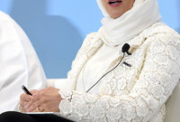 في المركز الـ15 تأتي الكويتية إيمان الروضان والتي تشغل منصب الرئيس التنفيذي لشركة «زين الكويت» منذ عام 2015 مما جعلها أول رئيسة تنفيذية للمجموعة.. 