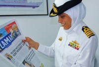 ليس فقط كونها محجبة على سطح السفينة، ولكن لأنها امرأة من الأساس تعمل على سطح إحدى القطع العسكرية البحرية