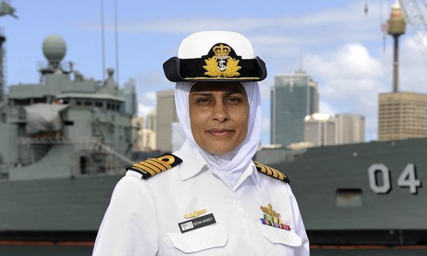 منى شندي.. أول مسلمة تشغل منصب رائد في سلاح البحرية الملكية الأسترالية المرة الأولى في تاريخ البحرية الأسترالية
