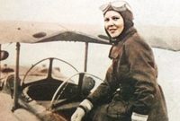 لطفية النادي أول كابتن طيار مصرية.. هي أول امرأة تحصل على إجازة الطيران في عام 1933
