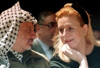  اللقاء الأول الذي جمع سهى بالزعيم الفلسطيني ياسر عرفات كان في عام 1985 في الأردن