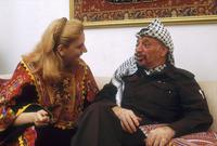 كان دوما ما يعلن ياسر عرفات، أنه لن يتزوج، فزواجه أصبح من القضية الفلسطينية، ولكن يبدو أن ظهور سهى غيّر ما كان يخطط له
