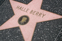 حصلت أيضا على  نجمة في ممشى المشاهير في هوليوود في عام 2007