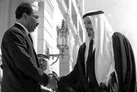 شاركت الشيخ أحمد آل الثاني أمير قطر في حظر النفط للدول المؤيدة لإسرائيل كما قام بتقديم دعم مالي لمصر بمبلغ قدره 100 مليون دولار
