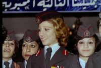 وعند عودتها إلى الأردن، عملت في دائرة العلاقات العامة في الخطوط الملكية الأردنية وطلب منها الملك حسين، حفيد الملك عبد الله الأول، الإشراف على الاستعدادات للمهرجان الدولي الأول للتزلج على الماء الذي أقيم في مدينة العقبة الساحلية في سبتمبر 1972