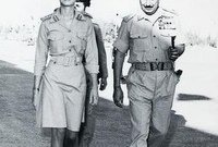 تقلدت الملكة علياء القلادةَ الهاشمية من جلالة الملك الحسين بن طلال عام 1973، ومُنحت رتبة عقيد فخرية في القوات المسلحة الأردنية بتاريخ 23 أيار 1973، وكانت تهوى الرياضة المائية والتنس والموسيقى والمطالعة