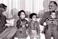وبعدها بعام أي في عام 1975 رزقت الملكة علياء بطفلها الثاني الأمير علي الذي ولد في 23 ديسمبر ولكن لم يمهلها القدر الوقت المناسب لتربية اطفالها الصغار
