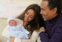محمد عبدة وزوجته أثناء ولادة أصغر ابناءه