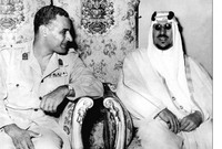 شهدت فترة حكمه عددًا كبيرًا من الأحداث السياسية في الدول العربية أبرزها ‏العدوان الثلاثي على مصر عام 1956 واستقلال الجزائر عن فرنسا عام 1962