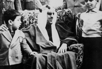 وفي فبراير عام 1969 توفي الملك سعود بن عبد العزيز ونقل جثماه إلى مكة ‏للصلاة عليه بالمسجد الحرام بحضور الملك فيصل قبل أن يتم نقله للرياض ليُدفن ‏في مقبرة العود