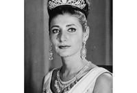 فأنجب الأميرة شاهيناز بهلوي من زوجته الأولى الأميرة فوزية بنت الملك فؤاد الأول ملك مصر  