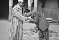 تم تنصيبه ملكًا على المغرب عام 1961 ليصبح ثاني ملكٍ لها بعد نيلها للاستقلال